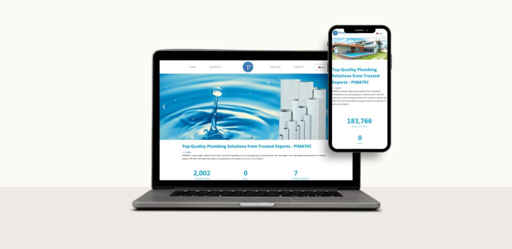 Screenshot der Pimatec-Startseite mit blauem Wasser­tropfen-Hero-Bild, schlichtem oberen Navigations­menü und Text ‚Top-Quality Plumbing Solutions from Trusted Experts‘.